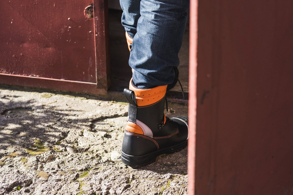 Lesnícka obuv Fraker Logger orange – v reálnom prostredí 5